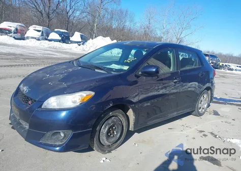 2010 Toyota Matrix S z USA, uszkodzony, nr VIN 2T1LE4EE7AC014401